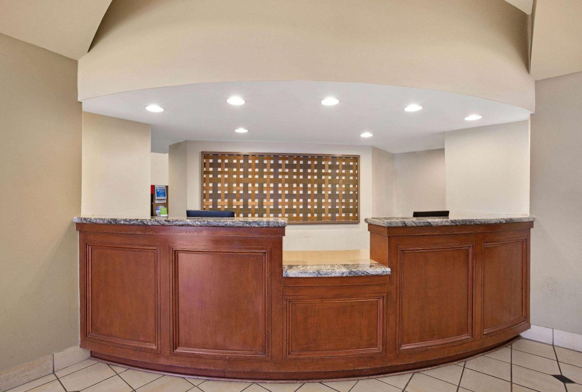 La Quinta By Wyndham New Haven Exterior foto